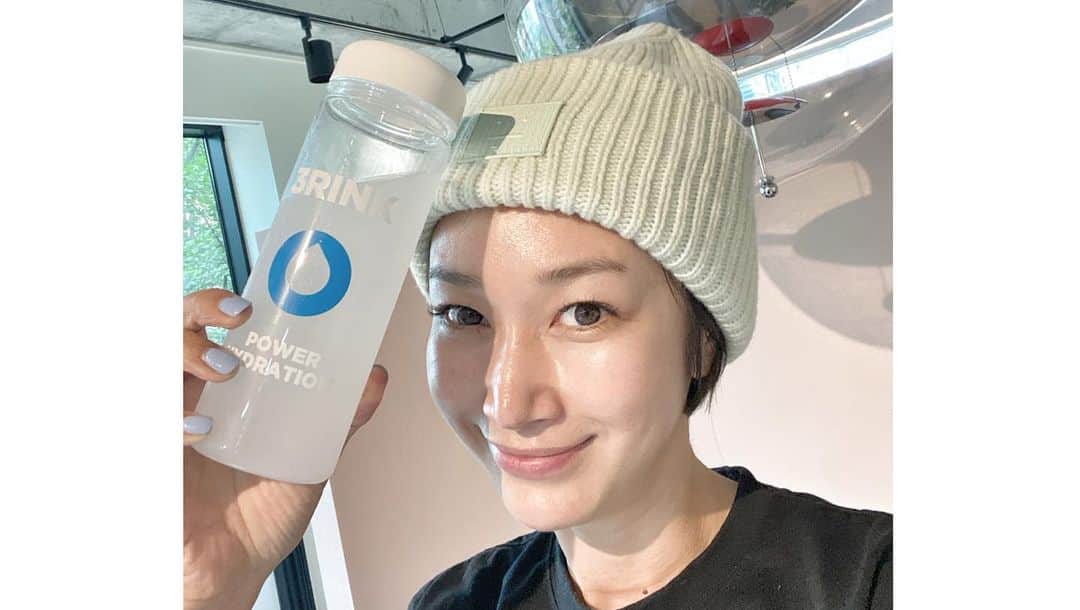ピョン･ジョンスさんのインスタグラム写真 - (ピョン･ジョンスInstagram)「Good morning #광고 모닝운동 하시는분들!  손목에 발목에 모래주머니 차시고 다리에 밴드끼시고 달리세요  운동효과 2배입니다  언제 어디서든 트링크 마시면서 수분보충하세요  딱! 필요한 선물 받으시면  슬리밍관리 같이해요👯‍♀️ 중고생들 공부하느라 수고많아요!  이번주말 축구한판 ⚽️🏀⚾️🎾어때요? 180명 선물은 🎁토욜까지 #수분운동전도사 토마토보다 많은 #칼륨 오렌지보다 많은 #비타민C 바나나보다 많은 #마그네슘 을 섭취하는 가장 똑똑한 습관!⠀ ALLETS.com #물마시기힘들다면3RINK #전해질파워믹스 #트링크 #수분섭취 #물 #수분 #수분충전 #갈증해소 #여름 #운동 #요가 #필라테스 #조깅 #다이어트 #운동스타그램 #diet #summer #beauty」7月24日 7時45分 - hoyatoya
