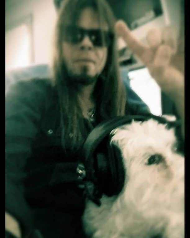 Queensrycheさんのインスタグラム写真 - (QueensrycheInstagram)「#tbt🔙📸 - Todd and his beloved Vader in 2014 who is listening to, what else...Queensryche!! #queensryche #throwbackthursday #toddlatorre #tlt #thevoice #dog #vader #sony7506headphones #chillinwithmydog #rescue #memories #relaxing #wemissourrycher #hopetoseeyouallsoon」7月24日 8時13分 - queensrycheofficial