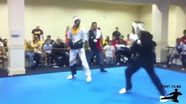 セージ・ノースカットのインスタグラム：「Repost @fight_films8 @supersagenorthcutt REVERSE PUNCH🔥 ⭐️#karate #pointfighting #fightfilms #pointfightingko #blackbelt #champion #sportsmartialarts #karatedo #martialarts #martialartslife #pointfight #pointfighter #fighting #kickboxing #fighter #punch #sportkarate #karatelife #instakarate #blitz #instafights」