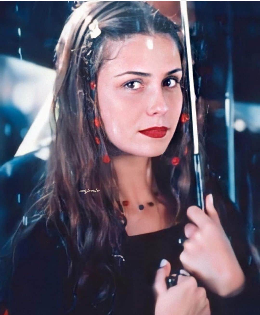 Giovanna Antonelliのインスタグラム：「Ahhhhh e mais esse #tbt de responsa q a @uaigioanto achou! Olha só... Minha estreia no cinema, no longa #bossanova, super equipe e elenco, do meu querido diretor Bruno Barreto! ❤️ Amei. #cinema #atriz #minhaarte」