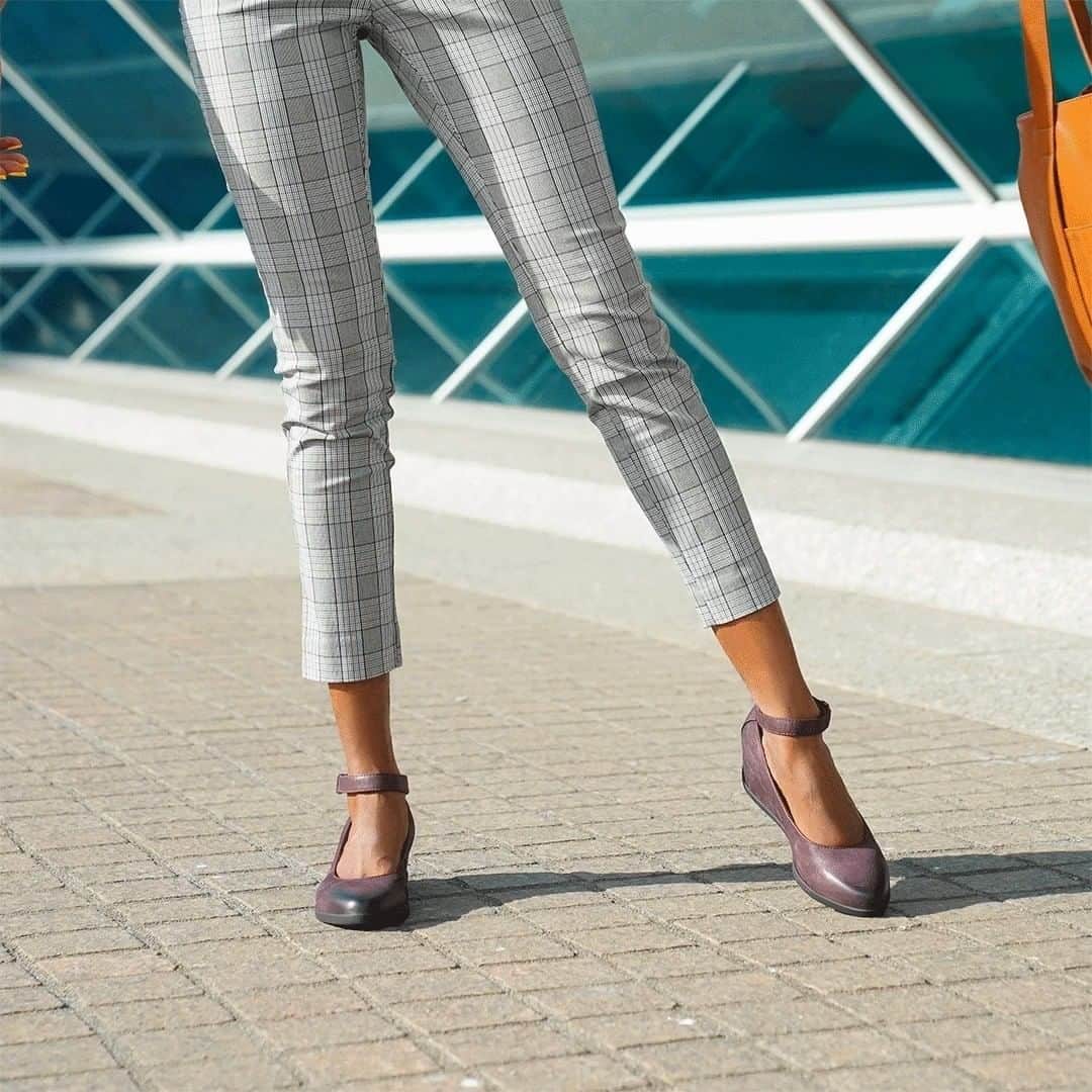 ダンスコのインスタグラム：「On-point style. Shop the Shaylee on our website now.」