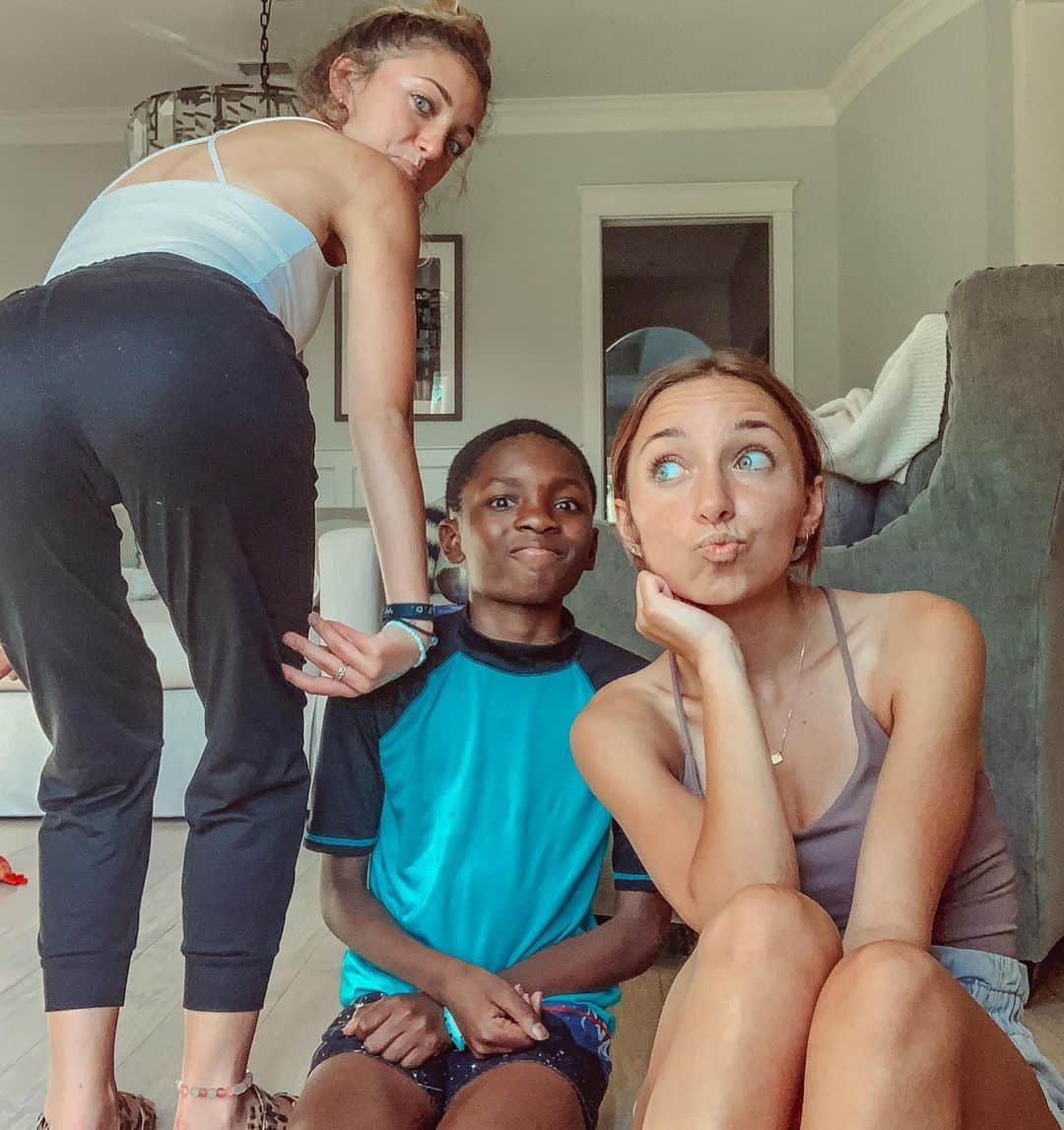 Brooklyn and Baileyさんのインスタグラム写真 - (Brooklyn and BaileyInstagram)「Happy 12th birthday to the best brother!! Dax loves all things science, is a genius at coding, and has mastered the art of braiding. How he puts up with all of us girls is beyond us lol...we love you dax!!❤️」7月24日 8時46分 - brooklynandbailey