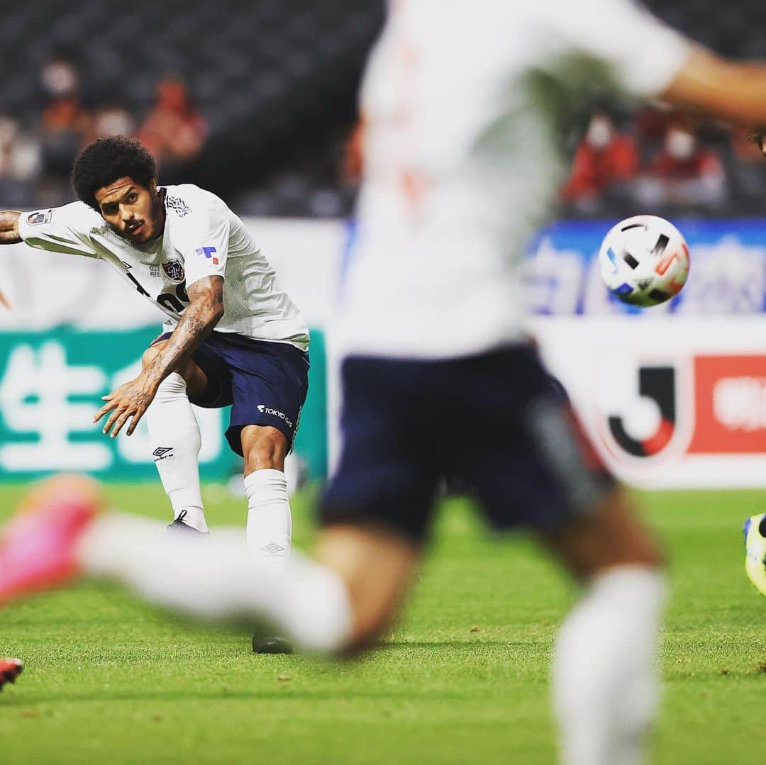 FC東京オフィシャルグッズさんのインスタグラム写真 - (FC東京オフィシャルグッズInstagram)「🔵🔴 vs #北海道コンサドーレ札幌  88分。ピッチに魔法をかけた東京のマジシャン。 @leandrin21  @fctokyoofficial  #レアンドロ #FC東京 #fctokyo #tokyo」7月24日 8時47分 - fctokyoofficial