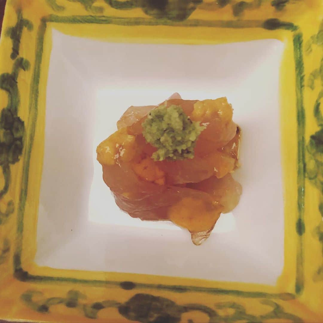 ひうらさとるのインスタグラム：「お鮨は正義… #をり鶴  #城崎温泉」