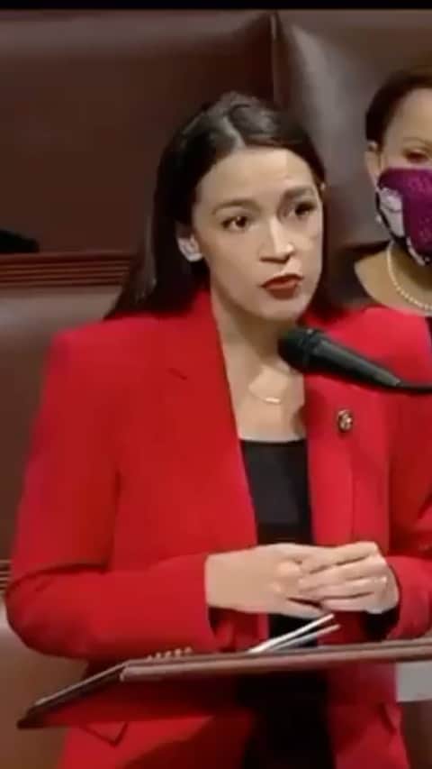 クレア・コフィーのインスタグラム：「This got me. I’ve been called all of it. We all have. For walking, for parenting, for asking for what we need. So much that we don’t ask anymore. She got it for positing a theory on increased city crime rates during COVID. Thanks for putting it all out there @aoc. “When you do that to any woman...In using that language, in front of the press, he gave permission to use that language against his wife, his daughters, women in his community. And I am here to stand up and say that is not acceptable.”」