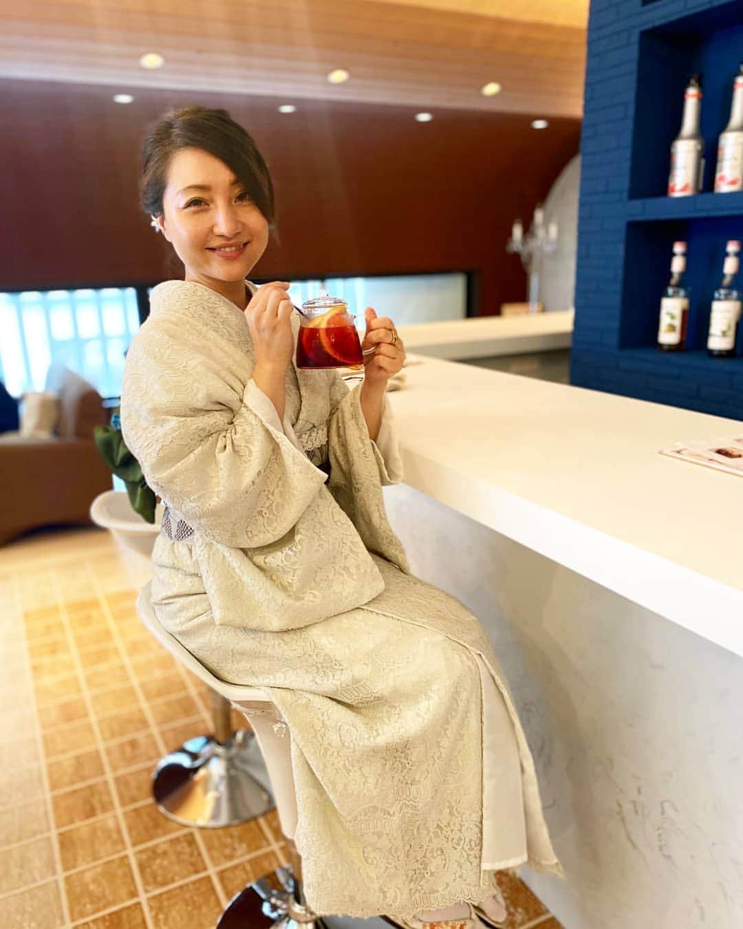 Hiromi Tomiiさんのインスタグラム写真 - (Hiromi TomiiInstagram)「. . .@non_alcohol_bar　 . . ノンアルコールしかないバーだよん(*^^*) . お昼間からのめちゃう幸せ フードも充実してておいしい😋🍴💕 ドリンクもおゃれ(*^^*) . . . . #ノンアルコールバー #京都カフェ #河原町カフェ #烏丸カフェ #ノンアルコールカクテル #モクテルバー #インスタ映え #カフェランチ #pr #Kyoto#京都#kyotoJapan#京都観光#kiyomizu #japan #planinternationaljapan #japanese #japanesegirl #japantravel #japan_photo #japan_focus#ig_kyoto #team_jp_西 #japan #trip#旅行コーデ #旅好きさんと繋がりたい#旅行好き女子#旅好き女子#旅スタグラム D#みぃのお腹がGoogle」7月24日 9時29分 - hiromi.tomii