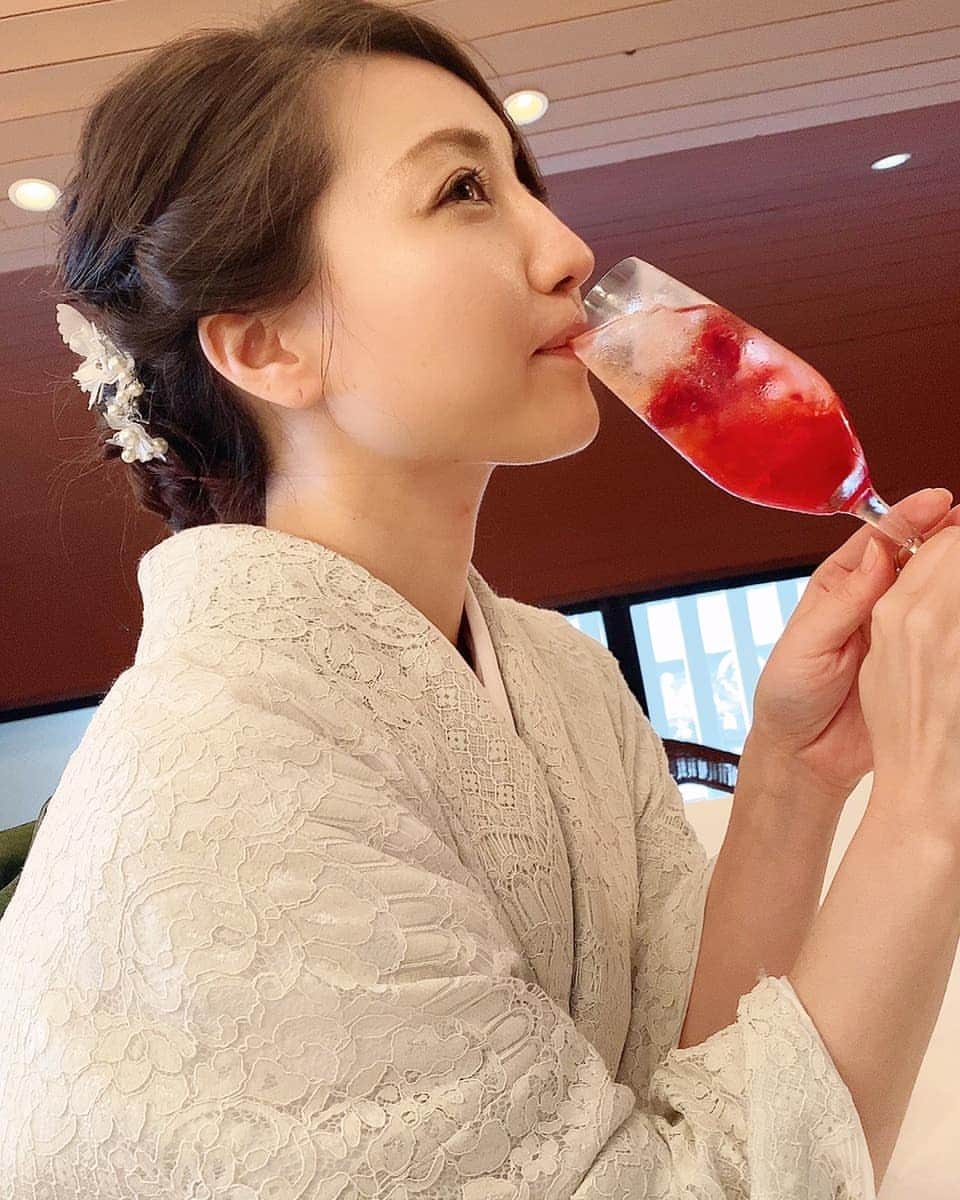Hiromi Tomiiさんのインスタグラム写真 - (Hiromi TomiiInstagram)「. . .@non_alcohol_bar　 . . ノンアルコールしかないバーだよん(*^^*) . お昼間からのめちゃう幸せ フードも充実してておいしい😋🍴💕 ドリンクもおゃれ(*^^*) . . . . #ノンアルコールバー #京都カフェ #河原町カフェ #烏丸カフェ #ノンアルコールカクテル #モクテルバー #インスタ映え #カフェランチ #pr #Kyoto#京都#kyotoJapan#京都観光#kiyomizu #japan #planinternationaljapan #japanese #japanesegirl #japantravel #japan_photo #japan_focus#ig_kyoto #team_jp_西 #japan #trip#旅行コーデ #旅好きさんと繋がりたい#旅行好き女子#旅好き女子#旅スタグラム D#みぃのお腹がGoogle」7月24日 9時29分 - hiromi.tomii