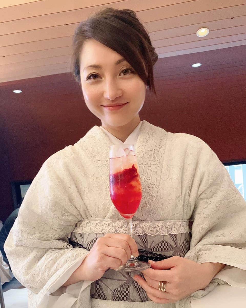 Hiromi Tomiiさんのインスタグラム写真 - (Hiromi TomiiInstagram)「. . .@non_alcohol_bar　 . . ノンアルコールしかないバーだよん(*^^*) . お昼間からのめちゃう幸せ フードも充実してておいしい😋🍴💕 ドリンクもおゃれ(*^^*) . . . . #ノンアルコールバー #京都カフェ #河原町カフェ #烏丸カフェ #ノンアルコールカクテル #モクテルバー #インスタ映え #カフェランチ #pr #Kyoto#京都#kyotoJapan#京都観光#kiyomizu #japan #planinternationaljapan #japanese #japanesegirl #japantravel #japan_photo #japan_focus#ig_kyoto #team_jp_西 #japan #trip#旅行コーデ #旅好きさんと繋がりたい#旅行好き女子#旅好き女子#旅スタグラム D#みぃのお腹がGoogle」7月24日 9時29分 - hiromi.tomii
