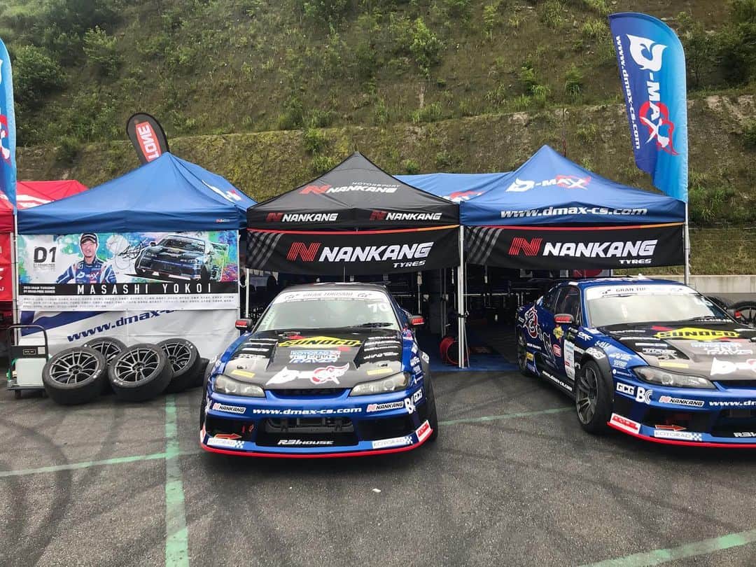 のインスタグラム：「さぁD1GP2020が始まります😊 今回はライブ配信のみになりますが、みなさん応援よろしくお願いします😊🤙  https://youtu.be/Em4eYF5zuh4  #mcrfactory #dmax」