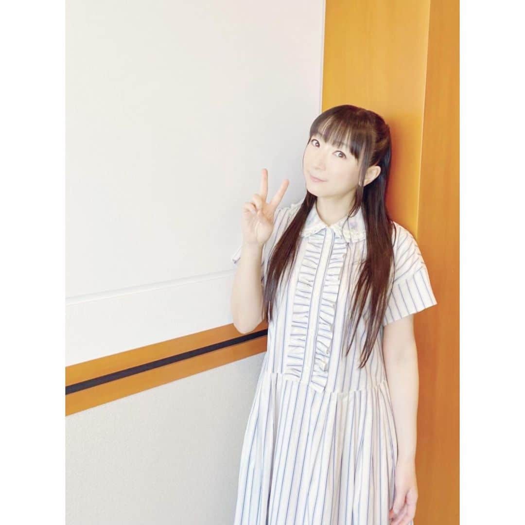 堀江由衣さんのインスタグラム写真 - (堀江由衣Instagram)「.  夏休み記念その5♪  白猫プロジェクトのコメントをさせていただいた時の写真でした♪ 夏っぽいワンピース♪」7月24日 15時52分 - yuihorie_official