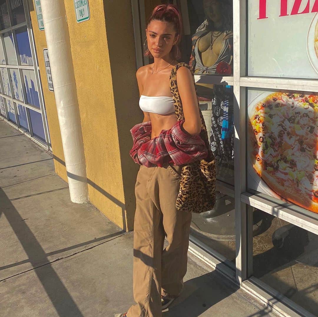 ルナ・ブライズ・ボイドのインスタグラム：「whatttt uppp the sun is bright」