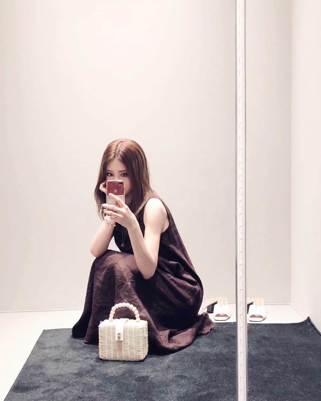 加賀美早紀さんのインスタグラム写真 - (加賀美早紀Instagram)「上品に着たいリネンOP👗💛 ﻿ #fashion #ootd #リネン #ワンピース #カゴバッグ」7月24日 11時23分 - kagami_saki