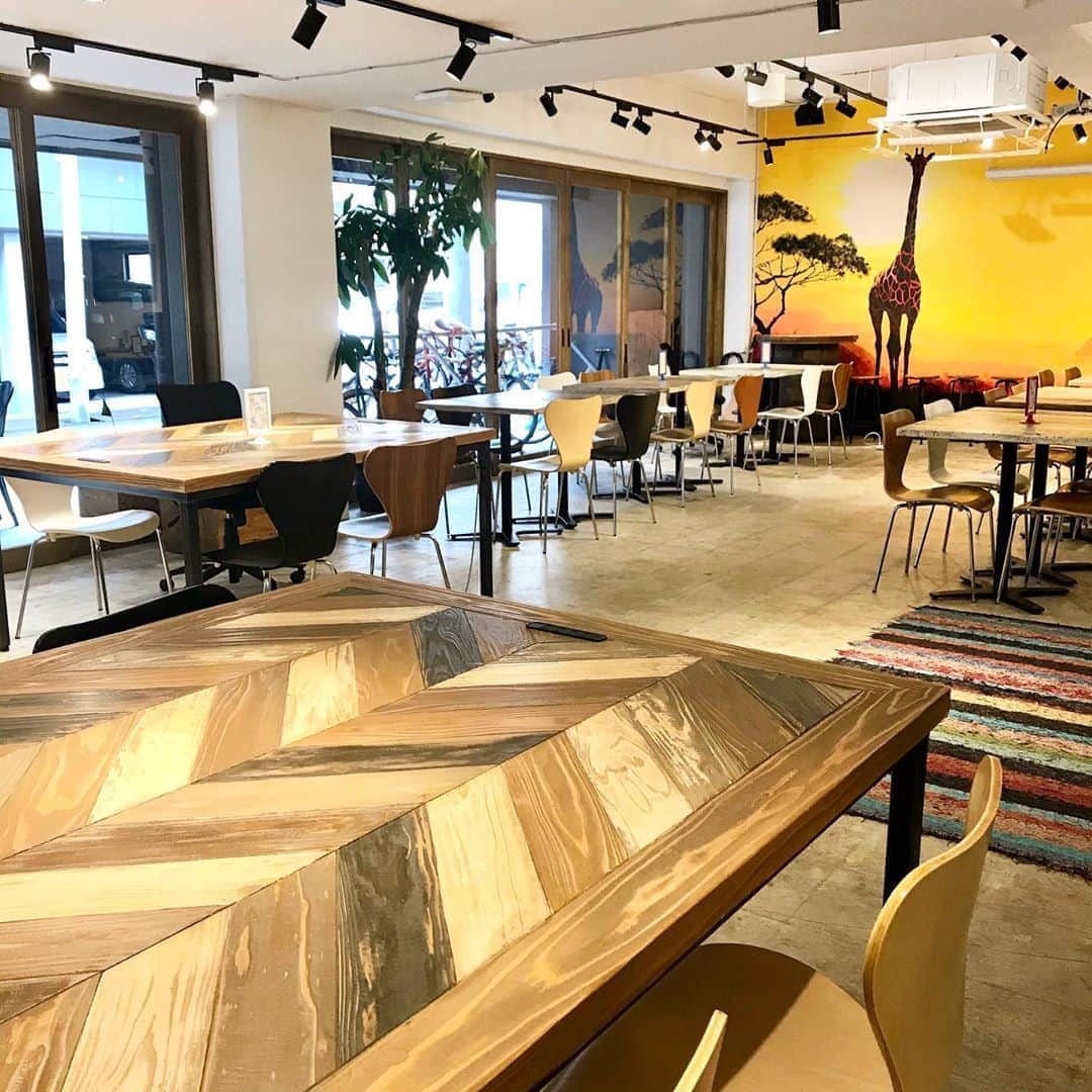 のインスタグラム：「⠀ いいオフィス上野 by LIG は本日も営業しています！！ リモートワーク応援プラン実施中で、個室のご用意もございます😊✨ 祝日なので、18:00までですよ☝️  #いいオフィス上野 #リモートワーク #オンラインミーティング #個室 #コワーキングスペース #ノマド」