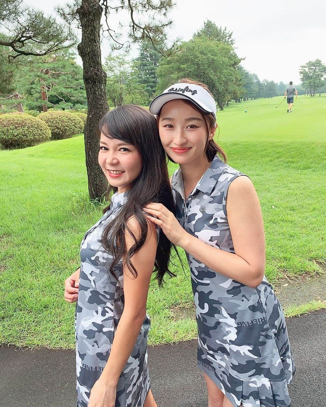 西野沙瑛さんのインスタグラム写真 - (西野沙瑛Instagram)「そっちゃんとお揃いのウェアで ラウンド⛳️❤️ ブリーフィング可愛い😝  #ゴルフ女子 #ゴルフ男子 #ゴルフコーデ #スポーツ女子  #ゴルフウェア #スポーツ #golf #골프 #골프스타그램 #골프장 #라운드 #골프스윙 #골프사랑 #골프레슨 #아이언샷 #스크린골프  #トレーニング #トレーニング女子 #筋トレ #筋トレ女子 #golfstagram #golfswing #プレ花嫁 #girlsgolf」7月24日 12時02分 - sae_golf