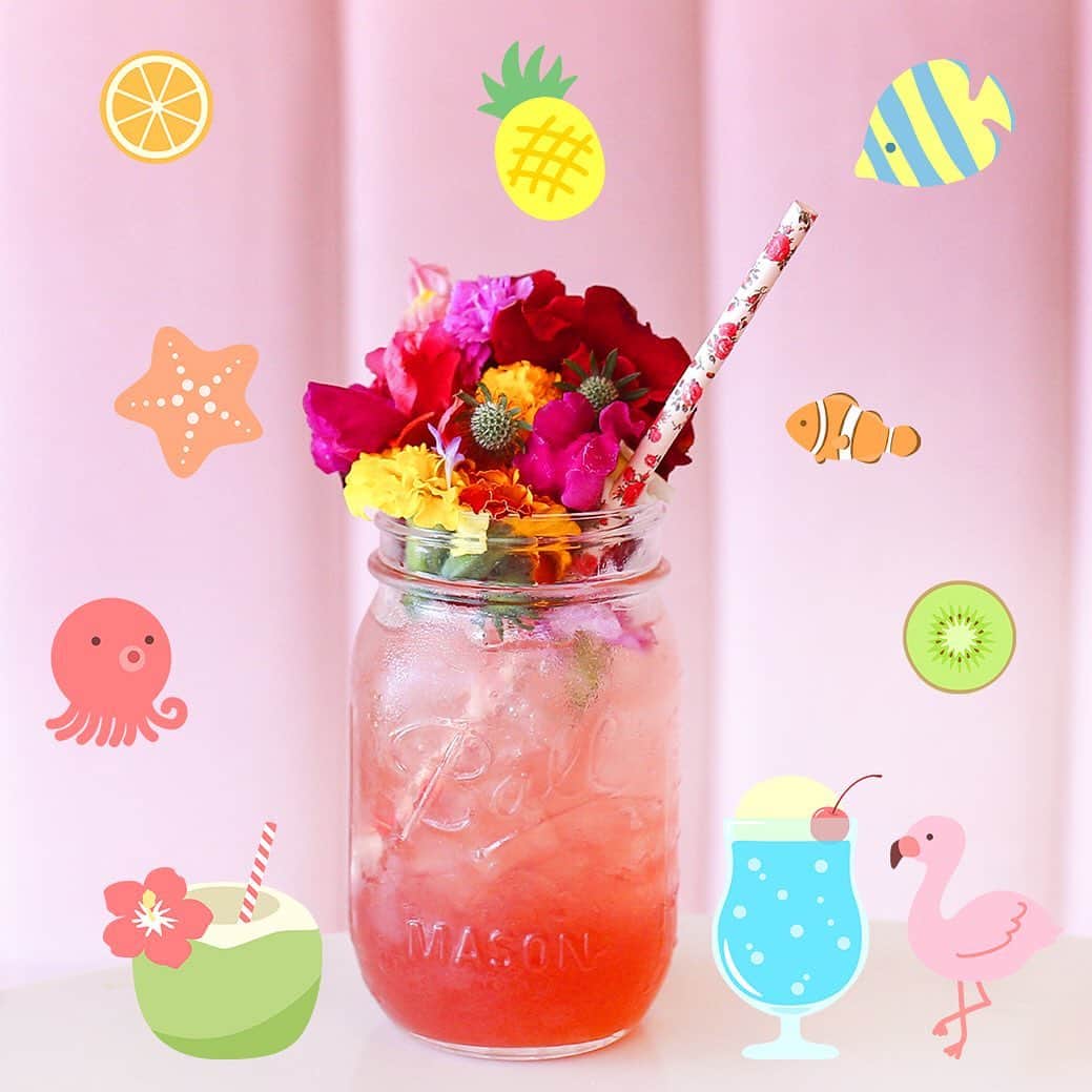 LINE Cameraさんのインスタグラム写真 - (LINE CameraInstagram)「Give your summer memories the perfect finishing touch. These tropical, beach, and festival themed motifs are here to make all your photos fun. Make your favorite photos even more awesome! . #linecamera #lineカメラ #라인카메라 #イラスト #illust #illustration #summer #夏 #なつ #海 #ビーチ #beach #可愛い #かわいい #cute #kawaii #スタンプ #stamp #stamps #ステッカー #stickers #sticker」7月24日 12時03分 - linecamera_official