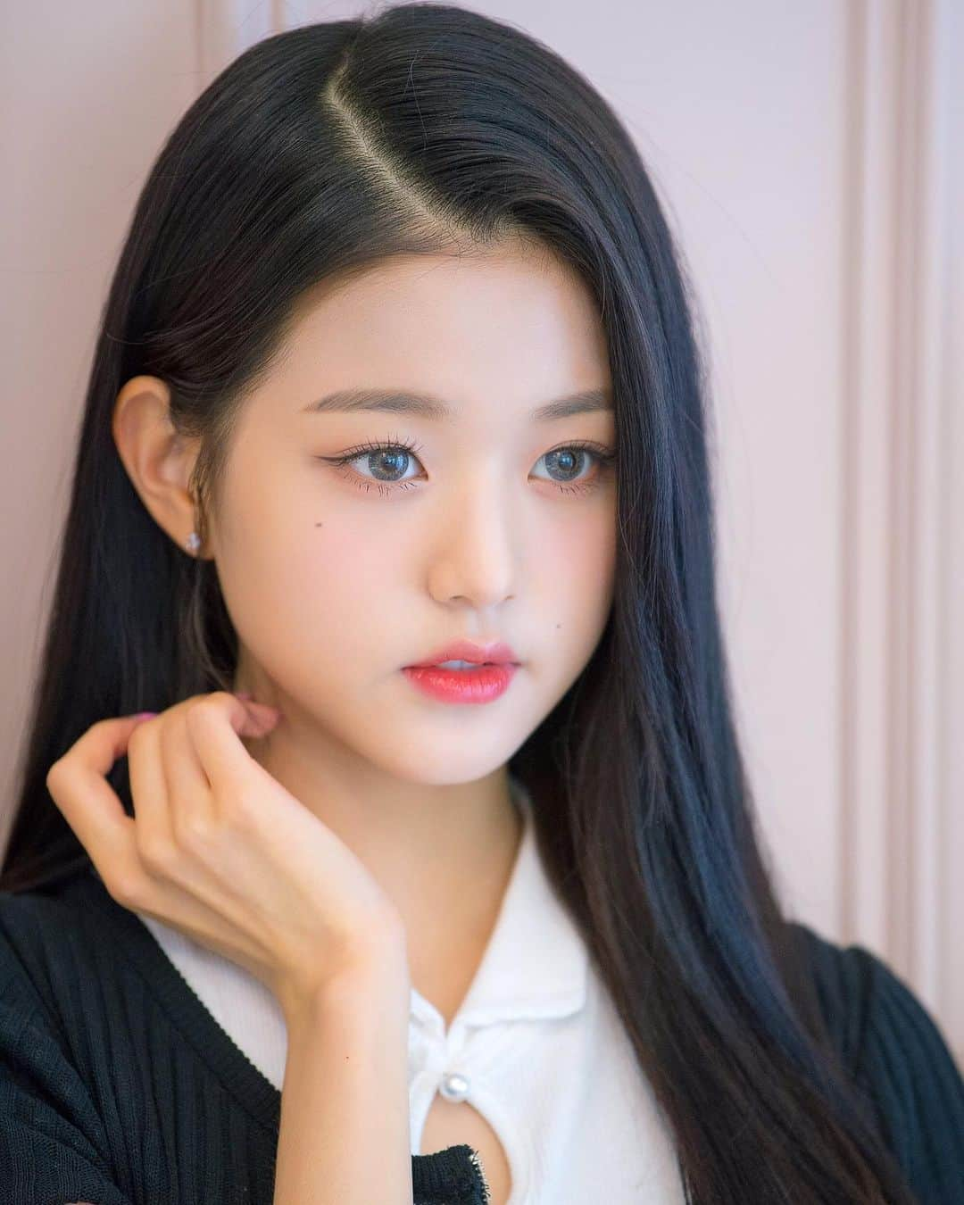 チャン・ウォニョンさんのインスタグラム写真 - (チャン・ウォニョンInstagram)「好きと言わせたい 🖤 #IZONE #WONYOUNG #JANGWONYOUNG #아이즈원 #장원영」7月24日 12時15分 - wonyoung__ive