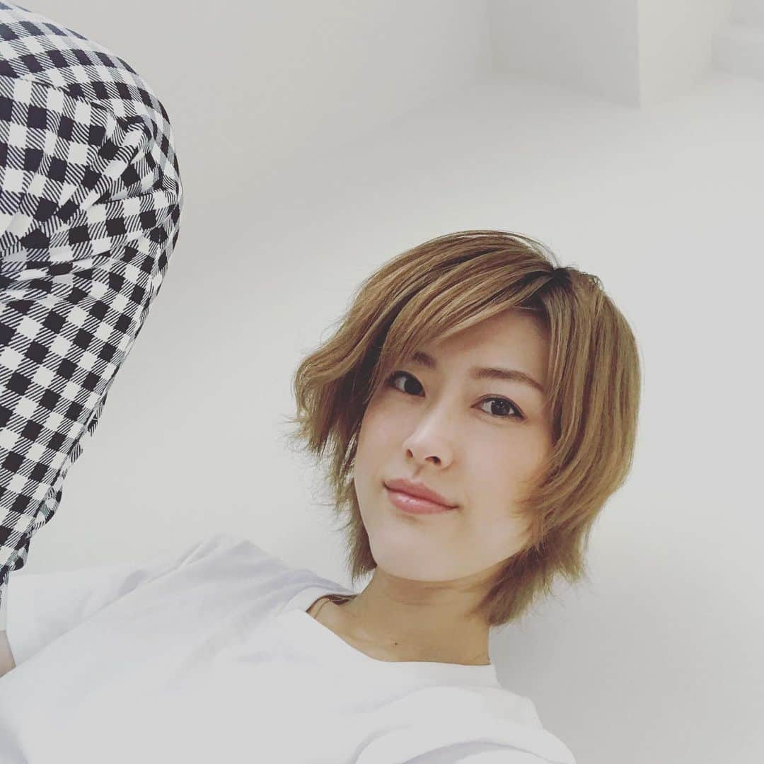 如月蓮さんのインスタグラム写真 - (如月蓮Instagram)「.﻿ 面白いことしたいなー 楽しいことしたいなー ん〜…﻿ とうっ！！！笑﻿ .﻿ .﻿ .﻿ #如月蓮﻿ #RENスタグラム﻿ ﻿」7月24日 12時42分 - kisaragi.ren2