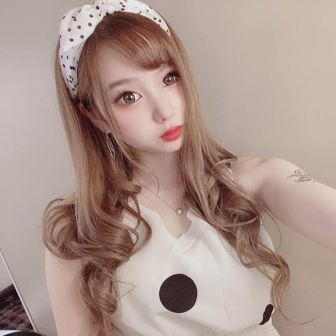 嶋谷愛（あいちゅん）のインスタグラム：「. #レトロガール 🤍 #ドットワンピース 👗🖤 . . . #l4l #名古屋 #nagoya #retrogirl #❤ #名古屋旅行 #travel」