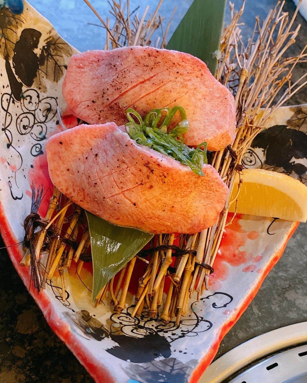 南杏奈さんのインスタグラム写真 - (南杏奈Instagram)「どんどんお肉が好きに なっていく🍖✨✨ _ @roppongi_yakiniku_kiraku の タンが美味しすぎて どこよりも大好き💖 _ 〆の釜飯ご飯が和牛に うに、キャビア、いくら、カニ、、、 贅沢丼なの😋 _ __ _ __ #肉テロ #肉スタグラム #肉食女子 #焼肉 #牛タン #赤身肉 #肉好き #ご飯日記 #ご飯記録 #食べるの大好き #港区グルメ #東京グルメ #美食 #japanesegirl #followｍe #tokyorestaurant #japanesefoods #dinner #eatlover #japanesebeef #japan #tokyo #roppongi #bbq #yakiniku #yummy #gourmet #tokyofood #foodie #japan_of_insta」7月24日 13時38分 - anna1031__