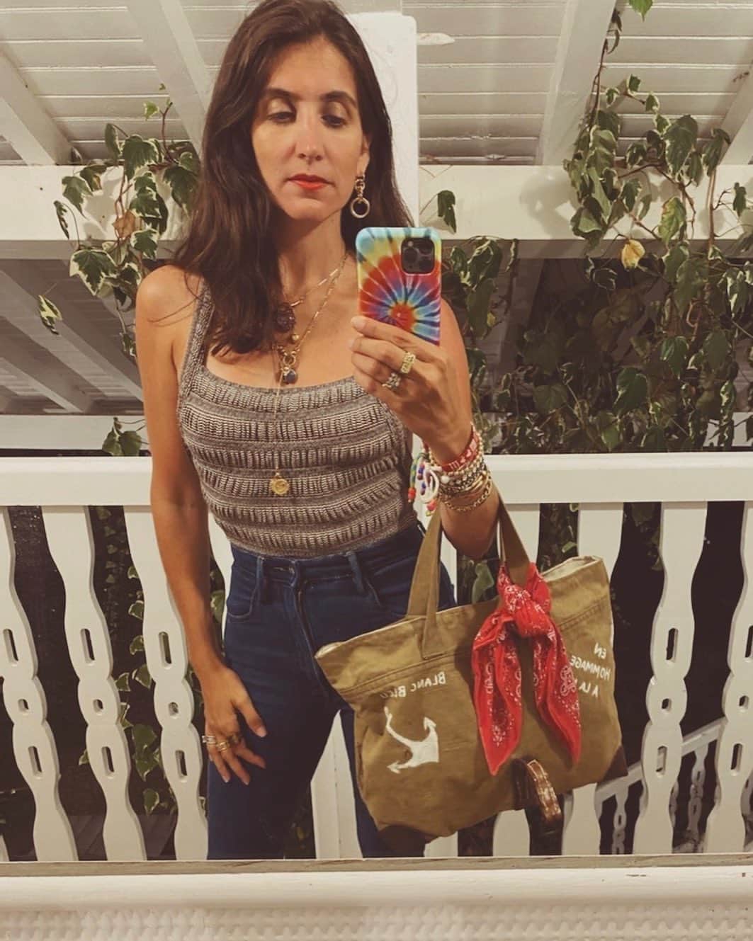 ダニジョーのインスタグラム：「Mama has date night 🏹 @jodiesnydermorel in the Link earrings」