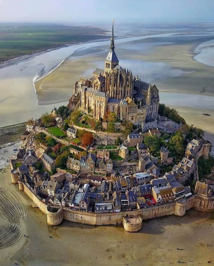 Padgramさんのインスタグラム写真 - (PadgramInstagram)「Mont Saint Michel, France 📷 : @secretagent_wesanderson ❤️ 🇪🇺✈️🇪🇺✈️ #pgdaily #pgstar #planetgo #planet #planetcountry #montsaintmichel #france」7月24日 23時48分 - planet.go