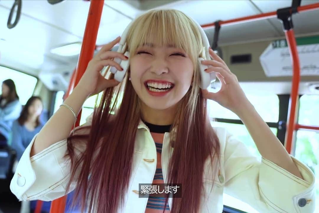 マユカ（小合麻由佳）さんのインスタグラム写真 - (マユカ（小合麻由佳）Instagram)「NiziU MAYUKA「Make you happy」M/V MAKING FILM (1/4) - - 𝗙𝗼𝗹𝗹𝗼𝘄 @MayukaOgou 𝗳𝗼𝗿 𝗺𝗼𝗿𝗲 𝘂𝗽𝗱𝗮𝘁𝗲𝘀 - - - - #MAYUKA #MayukaOgou #NiziU #NiziUMayuka #JYPNewGirlGroup #JYP #MakeYouHappy #WithU #NiziUMakeYouHappy #니쥬」7月25日 0時22分 - mayukaogou