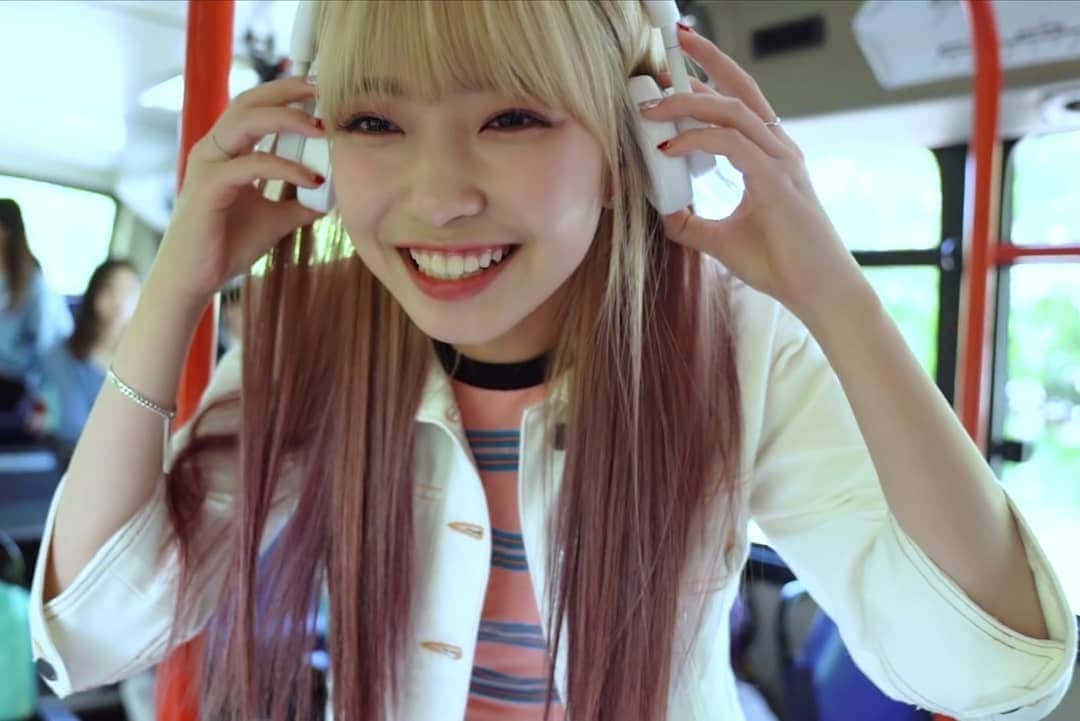 マユカ（小合麻由佳）さんのインスタグラム写真 - (マユカ（小合麻由佳）Instagram)「NiziU MAYUKA「Make you happy」M/V MAKING FILM (1/4) - - 𝗙𝗼𝗹𝗹𝗼𝘄 @MayukaOgou 𝗳𝗼𝗿 𝗺𝗼𝗿𝗲 𝘂𝗽𝗱𝗮𝘁𝗲𝘀 - - - - #MAYUKA #MayukaOgou #NiziU #NiziUMayuka #JYPNewGirlGroup #JYP #MakeYouHappy #WithU #NiziUMakeYouHappy #니쥬」7月25日 0時22分 - mayukaogou