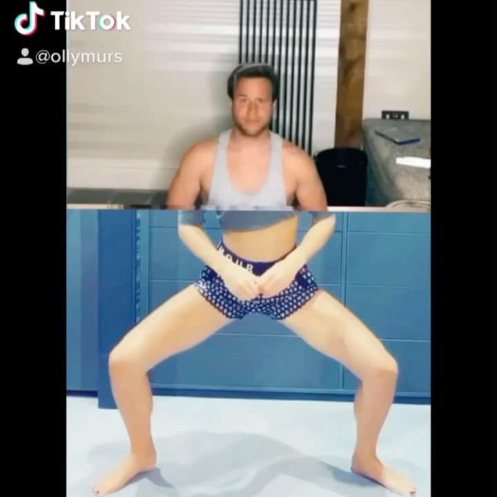 オリー・マーズのインスタグラム：「Entering this weekend like 🤪👌🏻」