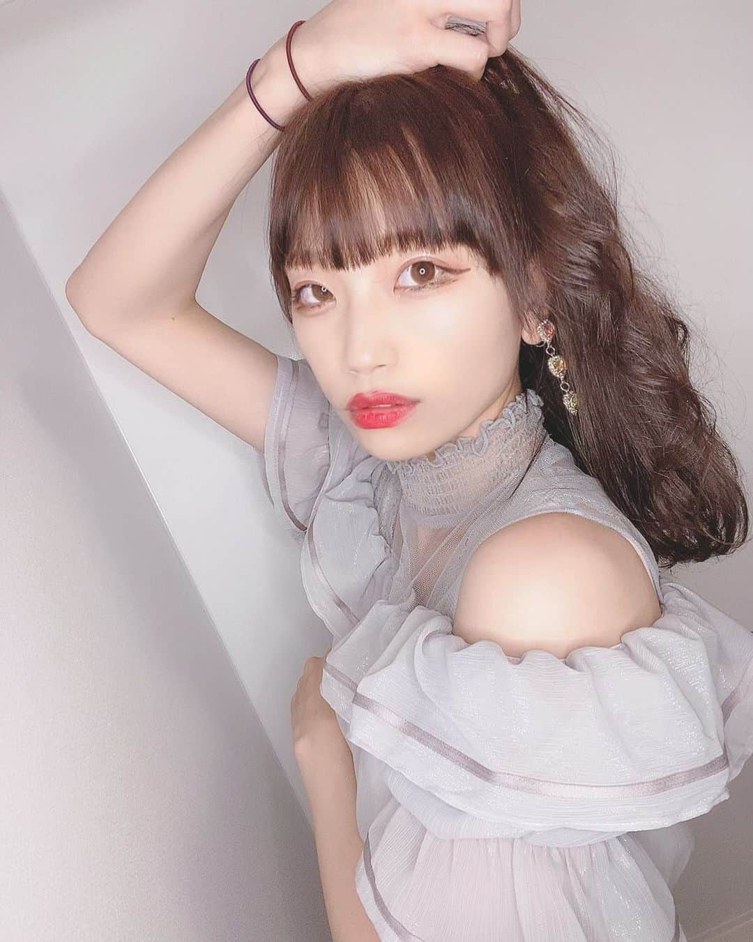 石原美沙紀のインスタグラム：「LEDライトの新しいものが届いたので自撮り❤️📸#自撮り #セルフィー #セルカ #fashion #love #セクシーお姉さん #オシャレ #メイク #撮影 #model #instagood #outfit #girl #コーデ #洋服 #アイドル #look #f4f #盛り職人 #インスタアート #カメラ好きな人と繋がりたい #写真部 #東京カメラ部 #portrait_shots #フォロー #instafollow #japan #いいね #follow #被写体」