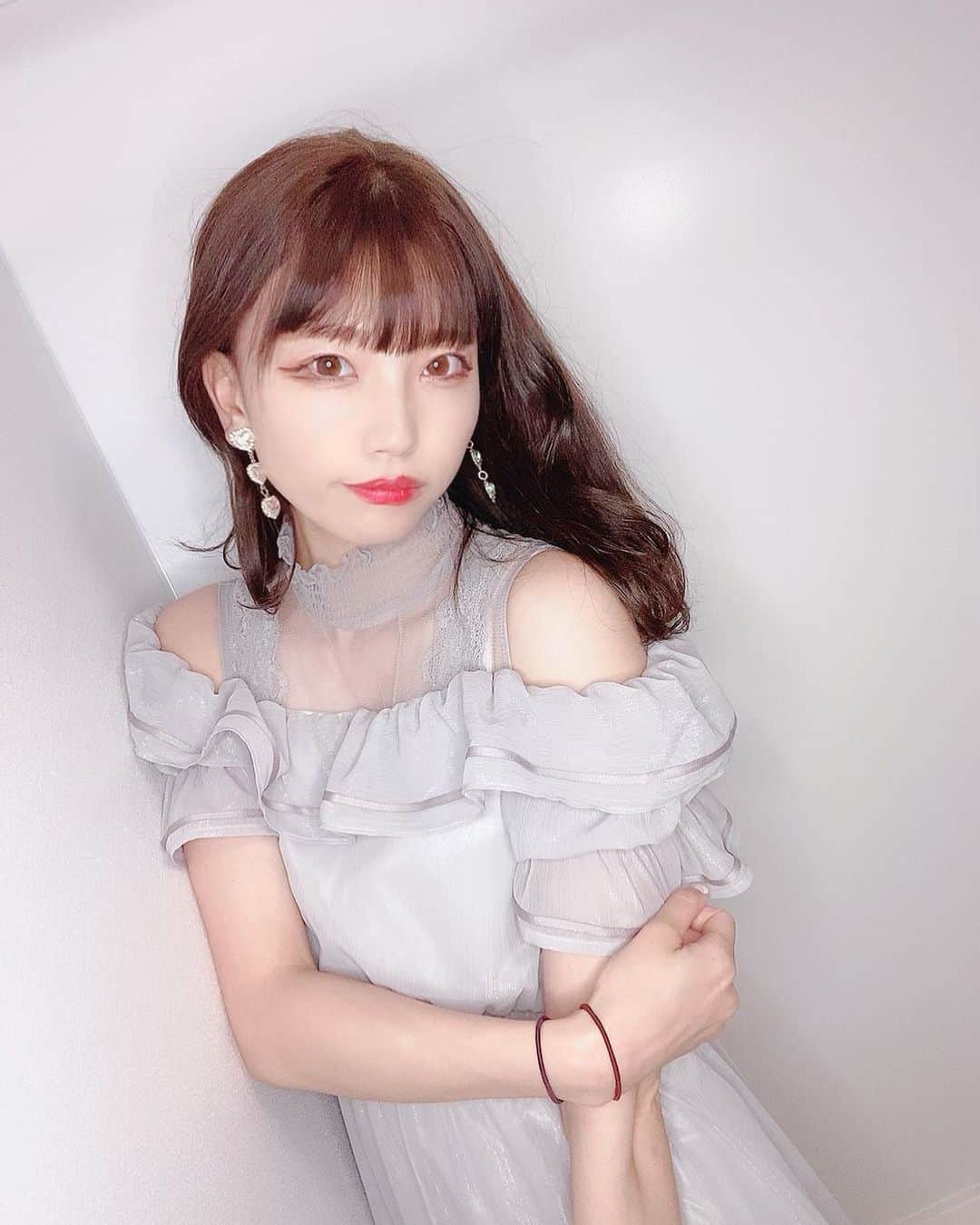石原美沙紀のインスタグラム：「LEDライトの新しいものが届いたので自撮り❤️📸#自撮り #セルフィー #セルカ #fashion #love #セクシーお姉さん #オシャレ #メイク #撮影 #model #instagood #outfit #girl #コーデ #洋服 #アイドル #look #f4f #盛り職人 #インスタアート #カメラ好きな人と繋がりたい #写真部 #東京カメラ部 #portrait_shots #フォロー #instafollow #japan #いいね #follow #被写体」