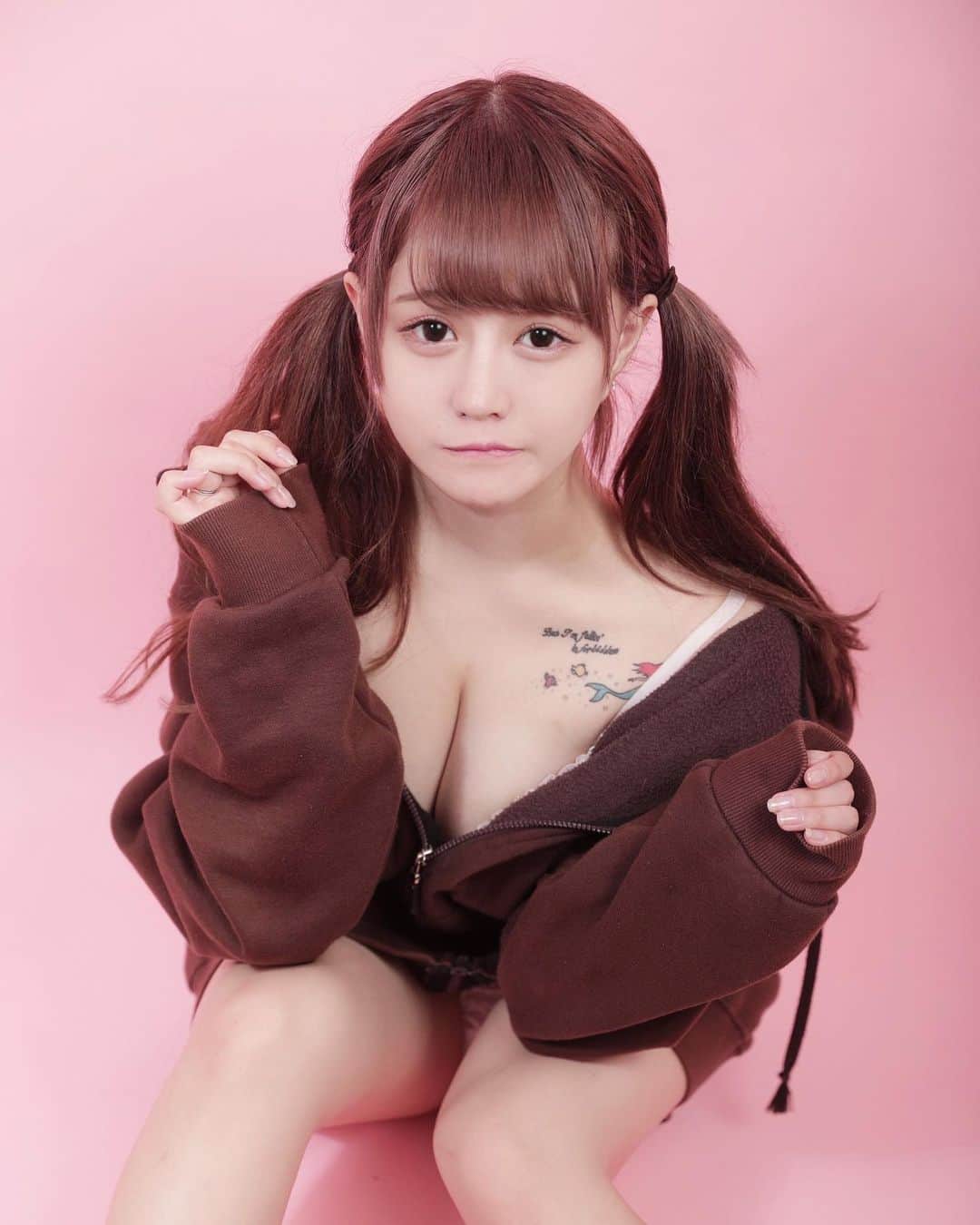 朽木若菜のインスタグラム：「💓 1st写真集 TIPE-C」