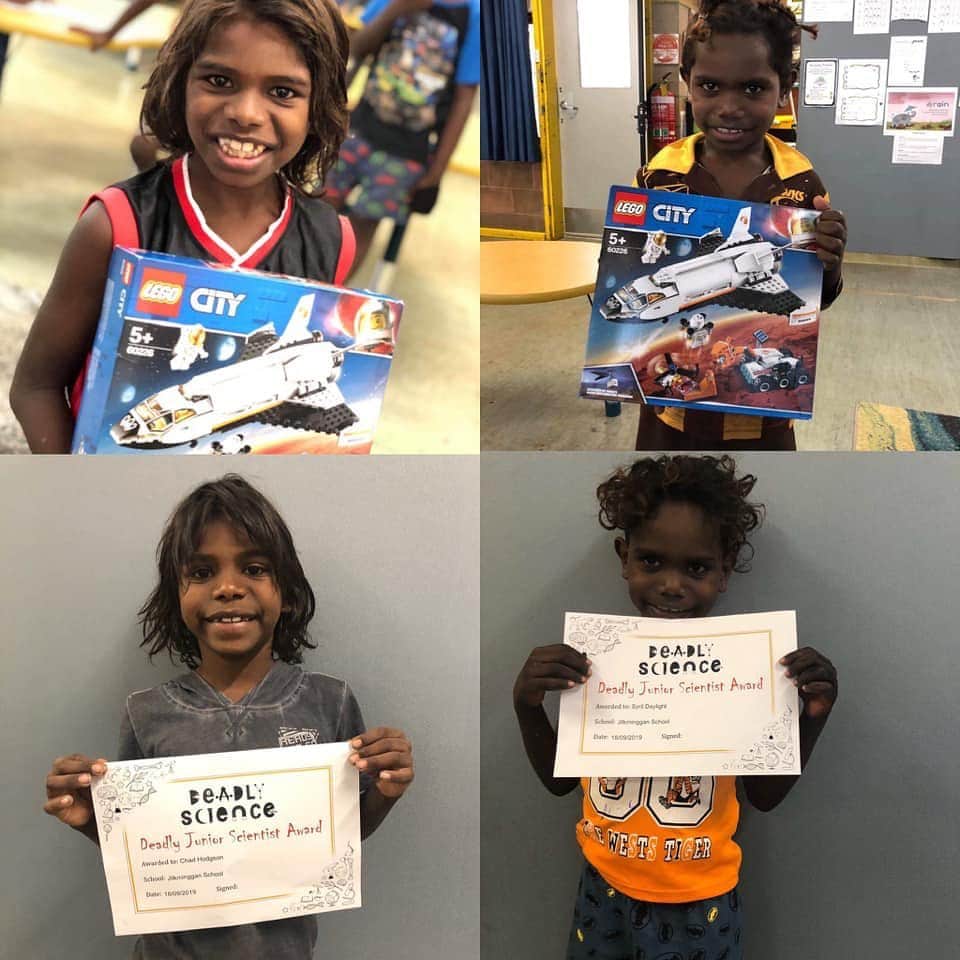 コートニー・バーネットのインスタグラム：「#sharethemicnowaustralia @deadly_science_au rewards Deadly Junior Scientists who attend school. It’s our experience that our children love science! Through science, we inspire them to be what they can see! We don't just send resources we have been using technology to connect with kids during Covid via Skype sessions. Not only has DeadlyScience been sending resources but recently it has been teaching kids to grow food by supplying green houses and hydro gardens. In addition DeadlyScience has provided over 600 Aboriginal and Torres Strait islander kids with sustainable drink bottles.  DeadlyScience also provides practical experiments for schools to try. Pre Covid DeadlyScience organised for kids to come to Sydney and Melbourne to experience a one on one with @doctor_karl and also visit @tarongazoo DeadlyScience is creating systematic change.   "You can't be what you can't see" So lets get them to see what they can be together". DeadlyScience currently runs solely off donations. if you can't donate then hit follow to show your support!  #ShareTheMicNowAustralia #DeadlyScience #ShareTheMicNowAussieTeachers #AmplifyAboriginalVoices @empoweredpedagogy @deadlyscience」