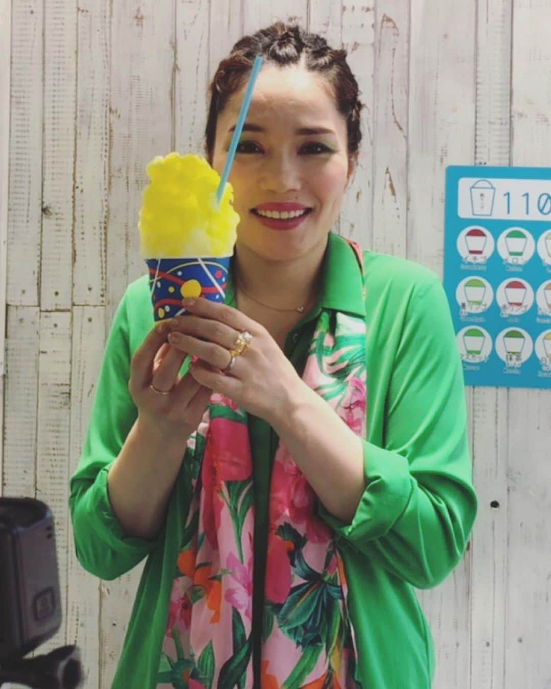 平野ノラさんのインスタグラム写真 - (平野ノラInstagram)「💚💛💚  #氷も恋も溶ける前に」7月24日 16時15分 - noranoranora1988