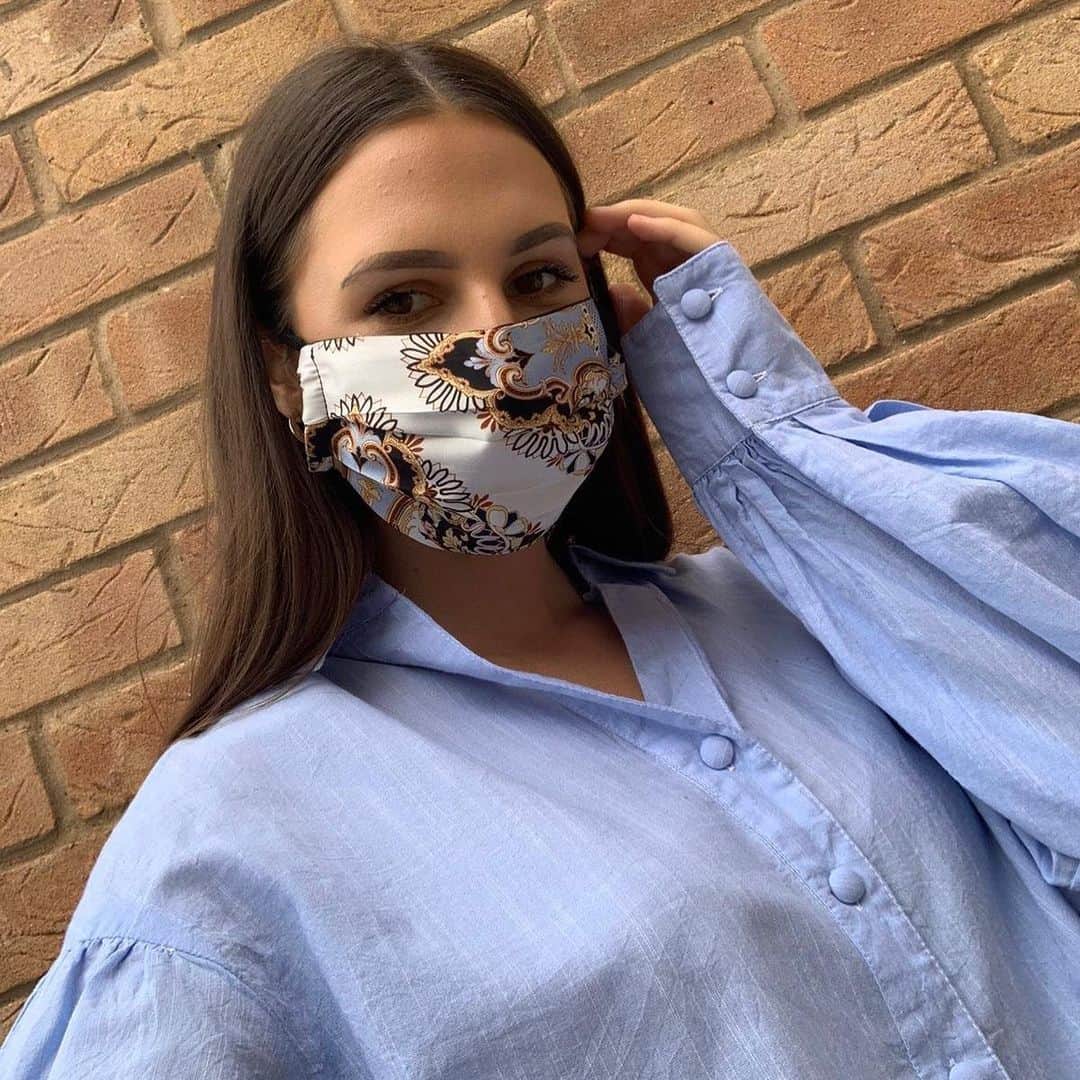River Islandさんのインスタグラム写真 - (River IslandInstagram)「Doing good looks good on you 😍👏  We'll be wearing one for you, please wear one for us ☺️  #ImWearingRI #LinkInBio to shop   **if for any reason you can’t wear a mask, we understand, just give us a heads up!」7月24日 16時19分 - riverisland