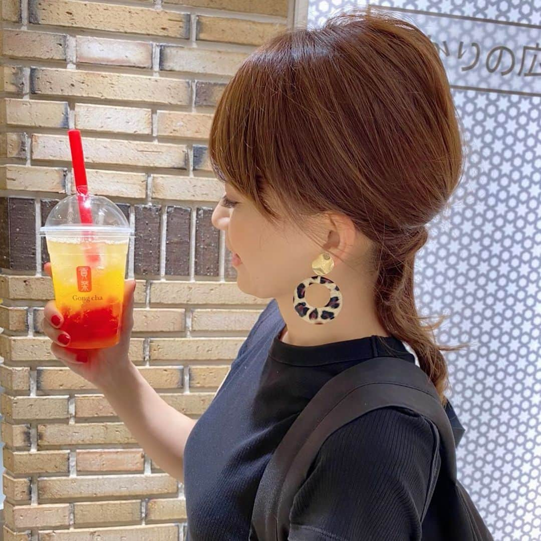 岡部玲子さんのインスタグラム写真 - (岡部玲子Instagram)「ゴンチャの新商品🥤フルーツビネガーソーダパイナップル🍍を飲んできました☺️ 酸味がきいていてスッキリ美味しい😍 ザクロ酢を使用した蒟蒻ゼリーのプルプル食感も👍 色も夏っぽいですよねっ🏖✨ さぁー、これから明日の仕事の準備🏇 頑張ろーっ💪  #岡部玲子 #タレント　#レポーター　#アナウンサー　#キャスター　#女子アナ　#ゴンチャ　#フルーツビネガー　#美酢 #ザクロ酢 #蒟蒻ゼリー #gongcha」7月24日 16時44分 - reiko_okabe