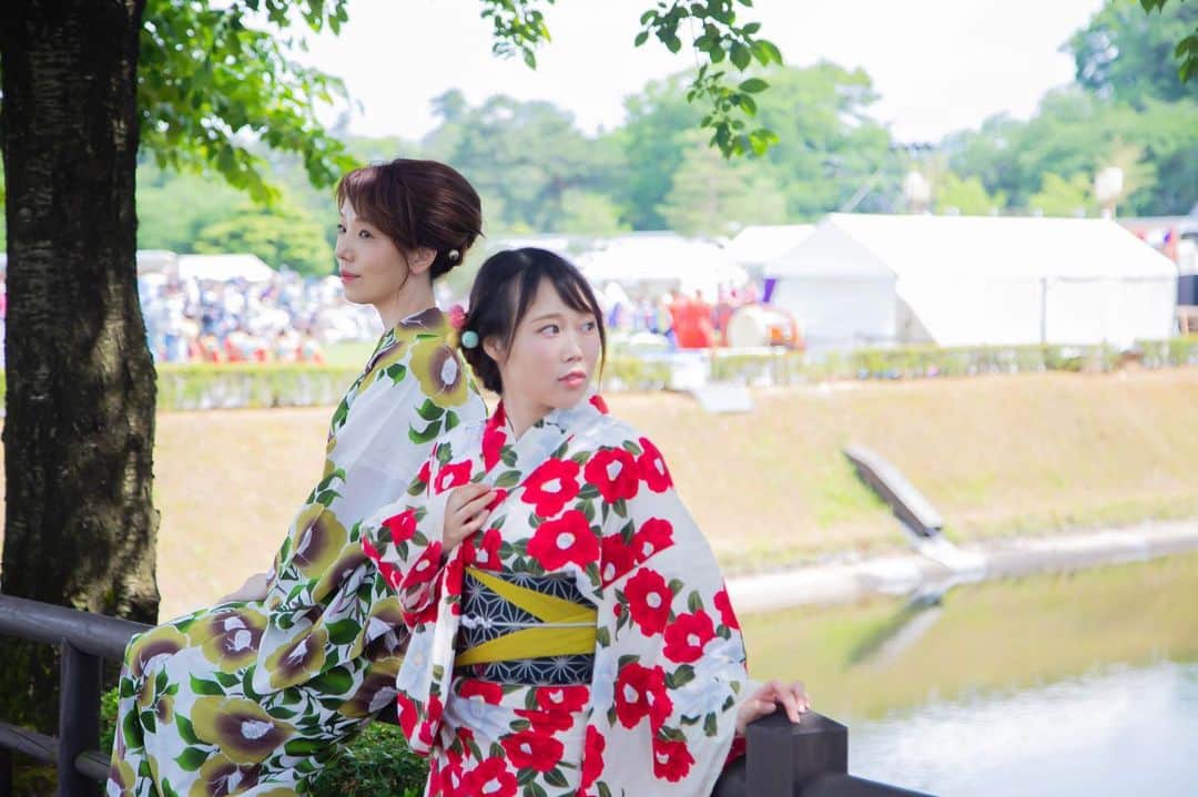 金沢着物レンタルshop心結〜kokoyui〜のインスタグラム：「晴れた日は緑の気持ちいい兼六園🌱  はやく梅雨が明けてほしいですね✨  ⚫︎金沢駅前 着物レンタル心結(ここゆい)  ⚫︎営業時間 : 9:00〜18:00 ⚫︎address : 金沢市本町1-3-39 ⚫︎tell : 076-221-7799 ⚫︎金沢駅から徒歩5分  ⚫︎コインパーキング補助あり  心結の着物一覧▶@kokoyui_kimono 振袖や袴はこちら▶@kokoyui_furisode 七五三やお子さんの着物はこちら▶@kokoyui753 . #着物ヘア #ヘアセット #和服 #着物 #着物コーディネート #きもの #着物女子 #金沢観光」