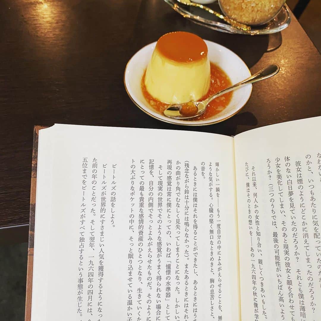 小川真司さんのインスタグラム写真 - (小川真司Instagram)「喫茶店で読書の至福。」7月24日 16時47分 - maguromaru34