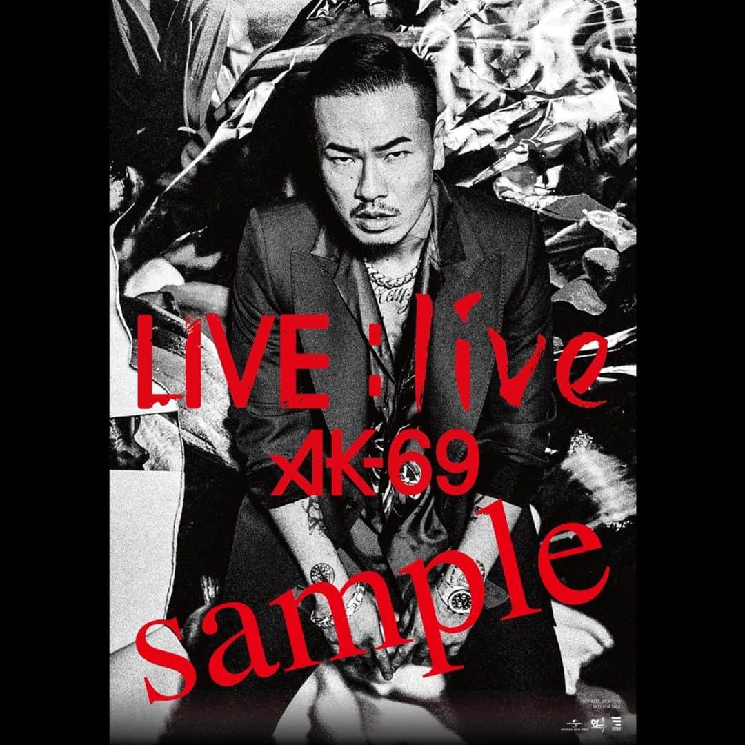 AK-69さんのインスタグラム写真 - (AK-69Instagram)「【特典ポスター🔥】 CD『LIVE:live』先着購入者特典のチェーン別絵柄を解禁！！ 特典には限りがありますので、ご予約はお早めに。 - 各CDショップ店頭、及びオンランインショップにてご予約受付中です！ - ご予約はプロフィールのリンクから - ＜購入者先着特典＞ ①ファンクラブ会員限定：B2両面ポスター（表） ②ファンクラブ会員限定：B2両面ポスター（裏） ③TSUTAYA：A2ポスター ④GEO：A2ポスター ⑤タワーレコード：A2ポスター ⑥HMV：A2ポスター ⑦新星堂・WonderGOO：A2ポスター ⑧AMAZON：メガジャケ - ※特典は先着となり数に限りがあります。 ※一部取扱いのない店舗・オンランインショップもございます。詳しくは各CDショップにてご確認ください。 - - #AK69 #DefJamRecordings #FlyingB #LIVElive #NewAlbum #YellowBucks #MCTYSON #SWAY #R指定 #IO #ZORN #EricBellinger #69Homies #TSUTAYA #GEO #TOWERRECORDS #HMV #新星堂 #WonderGOO #Amazon」7月24日 17時34分 - ak69_staff