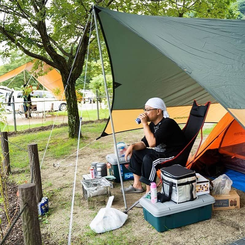 キャンプ情報サイト［ランタン］さんのインスタグラム写真 - (キャンプ情報サイト［ランタン］Instagram)「CAMP SMILE STYLE ／ ハーレーに乗って気ままな一人旅 贅沢な時間を過ごせるソロキャンプ ＼ いろんなキャンパーのキャンプスタイルを現地取材と一般キャンパーからの投稿で数多く掲載してます。 . . 詳しくは @lantern.camp webサイトをご覧ください . . #camp #camping #outdoor #travel #trip #lantern_smile #nature #キャンプ #キャンプ用品 #アウトドア #テント #自然 #旅行 #キャンプ初心者  #キャンプ好きな人と繋がりたい #camper #外遊び #ソロキャン #ソロキャンプ #Lantern #ランタン #ハーレー #ファミキャン #ハーレーダビッドソン #ツーリングキャンプ #バイク #Harley-Davidson #キャンプ酒 #青川峡キャンピングパーク #バイクキャンプ」7月24日 17時41分 - lantern.camp