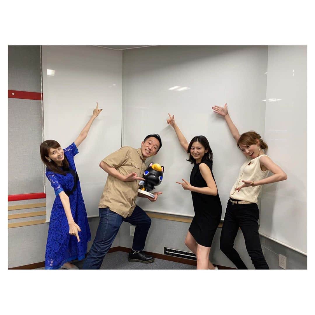 のインスタグラム：「ラジオNIKKEIの安室ちゃん特集、第3弾も参加させて頂きました✨ ラジオNIKKEI第1 『Music Voyage Anthology〜奈美恵サマーwith ダンサーYUSUKE〜』  大好きな安室ちゃんについて自由に構成して語れるだけで私にとっては夢のような時間なのですが、 なんと今回はゲストとして、安室ちゃんのバックダンサーを14年務められたYUSUKEさんが出演して下さいました😆 こんな日が来るなんて感動です😢 リスナーの方々や私達からの質問にも1つ1つ丁寧に真摯に答えて頂き、安室ちゃんとの貴重なエピソードを語って下さっています😭✨ まだまだお話伺っていたかったー！  radikoのタイムフリーでも本日より1週間聴取できます😌  #安室奈美恵 #安室ちゃん #namieamuro #ラジオnikkei #musicvoyageanthology #奈美恵サマー #奈美恵様 #普段しないポーズ」