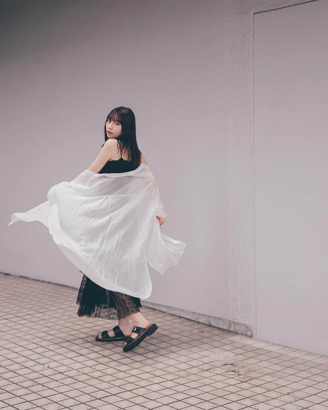 廣川奈々聖のインスタグラム：「‪☁📷𓂃 𓈒𓏸﻿ ﻿ ﻿ ﻿ ﻿ ﻿ #ポートレート撮影#ストリート撮影#mejiro#tokyocameraclub#cameras #streetphotography#photographs#portrait#jp_portrait部#カメラ」