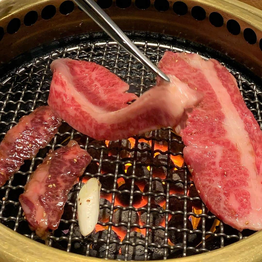 佐倉ちひろさんのインスタグラム写真 - (佐倉ちひろInstagram)「肉寿司のお肉ぶあつくてそれは言うまでもなく最高なんだけど、シャリ(?)の味が本当においしくてお肉の良さを倍増させていた🤭ありがとうシャリ #焼肉 #肉スタグラム #肉寿司 #焼肉 #肉スタグラム #肉寿司 #牛タン #タン塩 #カルビ #ロース #ハラミ #上タン #牛 #肉  #牛肉 #焼肉屋 #渋谷 #六本木 #上野 #御徒町 #恵比寿 #銀座 #麻布十番 #表参道 #東京 #instagood #instafood #fff #f4f #followｍe #japan #japanese #japanesefood」7月24日 18時04分 - chihiro__sakura