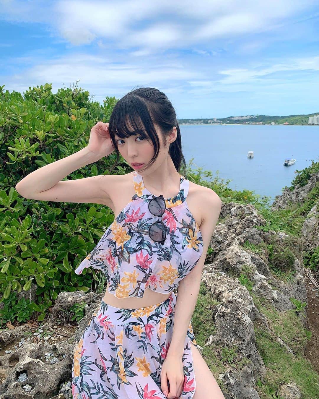 白井佑奈さんのインスタグラム写真 - (白井佑奈Instagram)「. . ❤️💛💚💙💜 . . 初めて公開します、水着姿🐱 . 海の日に投稿しようと思ってて、まさかの日にちを間違えちゃった🏖(笑) . . 毎日欠かさず行ってるトレーニングのおかげで、お腹に縦線が見えてきたよ👙✨ . 数えてみたら、今日で115日目👀 . これからも綺麗なボディを目指すぞ〜💪 . . . プロフィールリンクはこちら👉 @yuna_smile0130  . . . #しらいゆな #撮影依頼募集中 #この瞬間に物語を #東京カメラ部 #portrait #portrait_jp #フィルター越しの私の世界 #ビジョビ #ポトレ女子 #被写体モデル #sexy #セクシー #カメラマンさん募集 #被写体サーチ #海  #水着女子 #プール #ナイトプール #太もも #体幹トレーニング #水着 #ポトレのセカイ #美女 #美女図鑑 #ビーチ #ダイエット #美脚 #japanesegirl #followｍe #japanesemodel」7月24日 18時07分 - yuna_smile0130