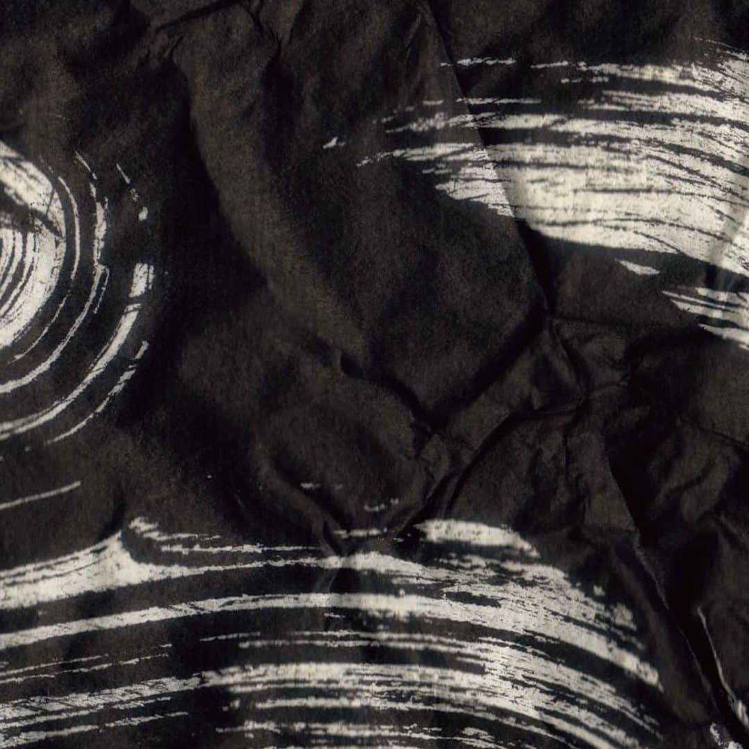 赤間紫動のインスタグラム：「#calligraphy#calligrapher#japanesecalligraphy #drawing#art#artlife#artist#design#tokyo#japan#calligrafia#kaligrafi#caligrafo#blackandwhite#kanji#shodo#abstractpainting#abstractartist#abstractart#白黒#书道#서예#書道#書#墨#赤間紫動#shidoakama」