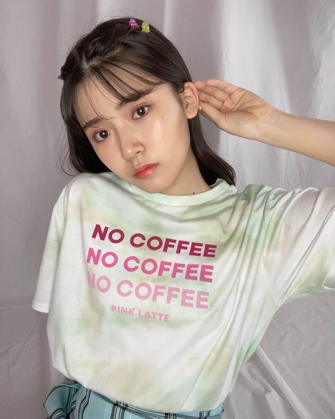 小林花南さんのインスタグラム写真 - (小林花南Instagram)「・ pink-latte×NO COFFEEコラボのトップス☺︎☺︎﻿ ﻿ 夏にぴったりのタイダイ柄で爽やかに着こなせ〜るのです✌🏻🤍 ・ #pinklatte #ピンクラテ #nocoffee #小林花南 #🌸」7月24日 18時28分 - 0i_.flower