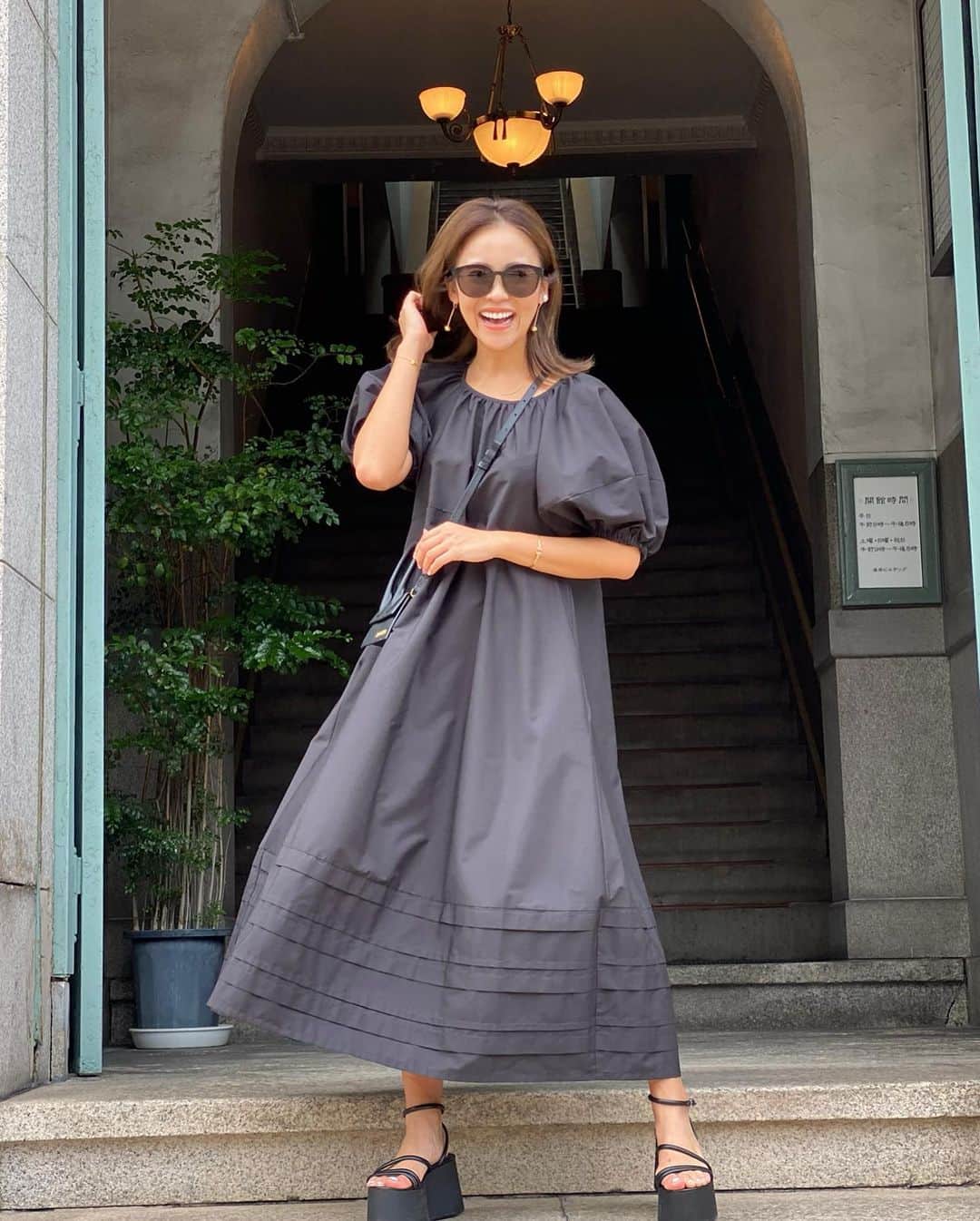 Risako Yamamotoさんのインスタグラム写真 - (Risako YamamotoInstagram)「my favorite black items♥︎🎱🎧♣️ ・ 大好きなescargot  OPのnew color✔︎♥︎を主役にお気に入りのblackアイテムでコーデ☺︎ ・ ジャンビトのサンダル、この靴しか持っていないのかと思うほど愛用しています♥︎笑 とっても軽くて歩きやすい！ ・  #rosymonster #jacquemus #gianvitorossi #saintlaurent #ootd #fashion #coordinate」7月24日 18時48分 - risako_yamamoto