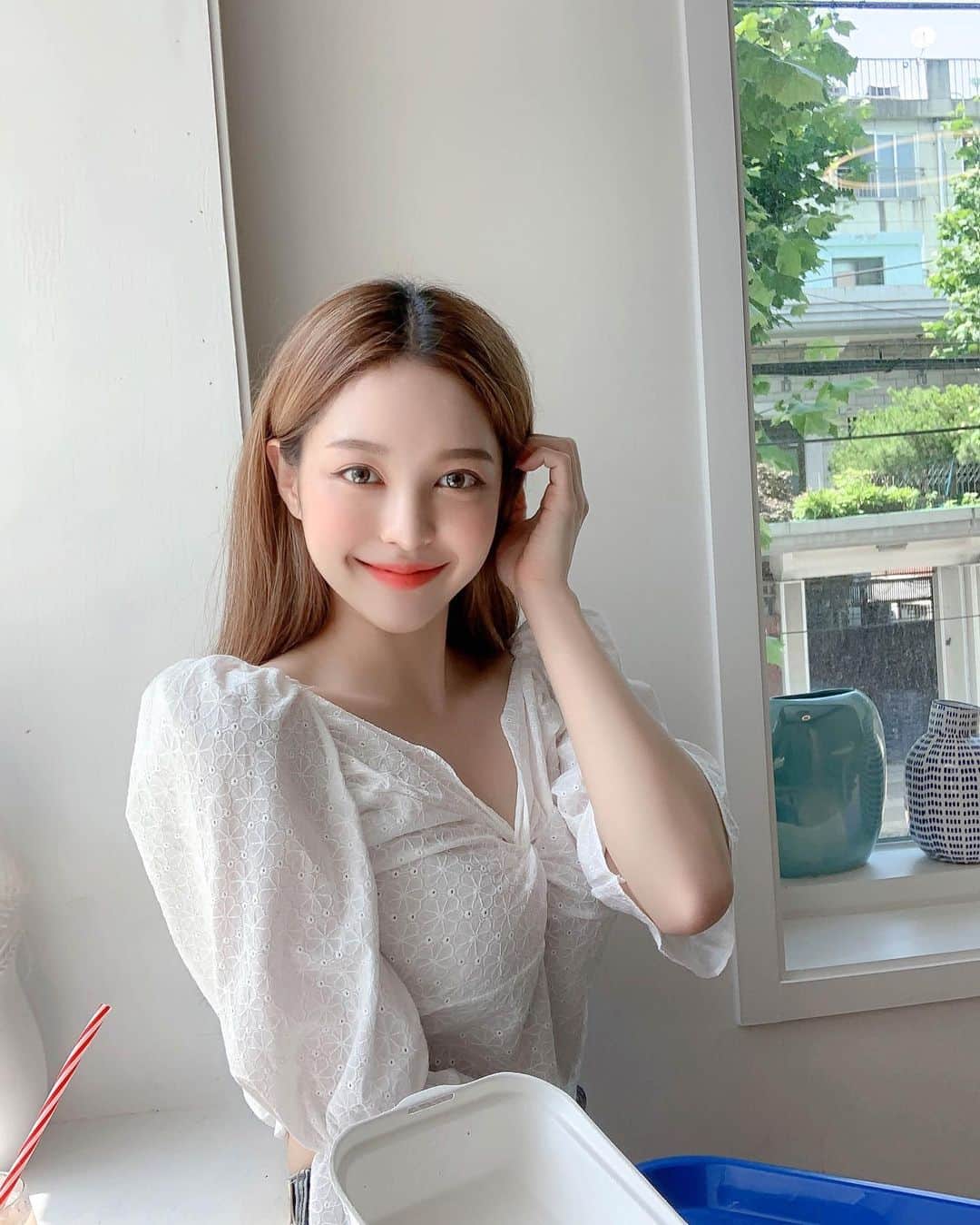 Chuuのインスタグラム：「오늘도 수고 많으셨어용 츄멤님들💛」