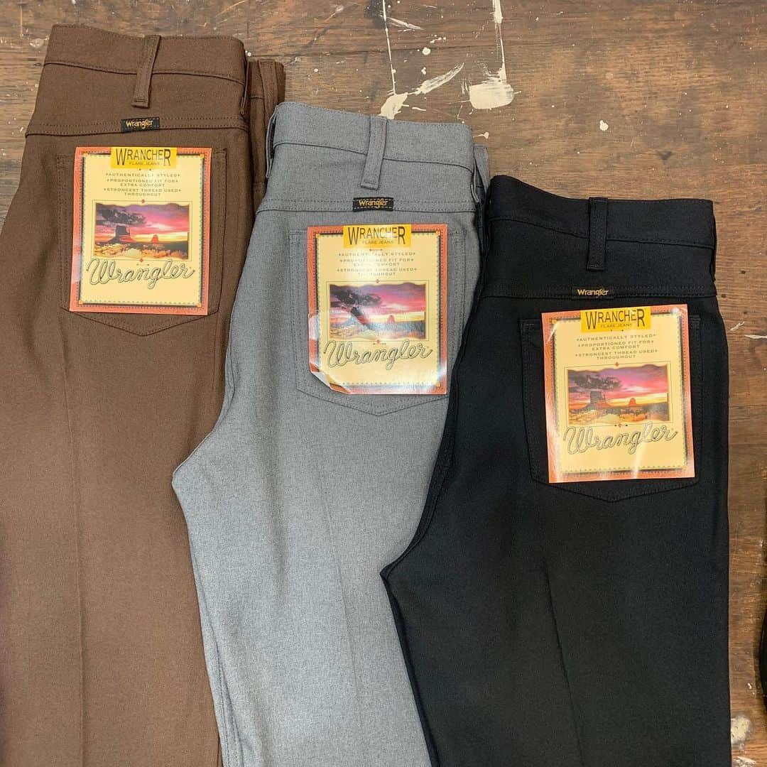 ARK STATESさんのインスタグラム写真 - (ARK STATESInstagram)「Restock 【#wrangler】﻿ ﻿ FLARE JEAN ﻿ ¥11,000(税込み)﻿ ﻿ ラングラーでも名作と名高いランチャードレスジーンズ。 やや厚手のしっかりしながらも、柔らかで履き心地の良い生地感と、絶妙なフレアがかかったスリムシルエットが魅力の一本。 どの時代も愛されてきた不朽の名作。 ﻿ ご注文、又は問い合わせはDMにてご連絡ください。﻿ ------------------------------﻿ ﻿ ARK STATES/ARK VINTAGE﻿ ﻿ 栃木県宇都宮市伝馬町1-17 1F﻿ ﻿ TEL:028-688-8895﻿ @arknets_official  #wrangler #ラングラー #wrancher #wrancherdressjeans #ランチャー #ランチャードレスジーンズ #ランチャーパンツ #スタプレ #スタプレパンツ #arkstates #fashion #ファッション」7月24日 18時56分 - arkstates