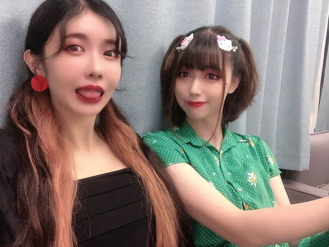 のインスタグラム：「昨日はBUZZHOUSE ご静聴ありがとうございました(* ˃̵͈́∀˂̵͈̀ ) コメントありがルンティ✿.*·̩͙ 地雷メイクでお届けしましたが、その詳細はまた後日UPするね！  本日19時から#70.1を配信します❗  【三浦春馬・長瀬智也】衝撃の訃報とジャニーズ退所の裏側！次はあの人も退所しちゃうの？◆#070.1-BUZZHOUSE◆  youtu.be/K8pAQIdH6oE   三浦春馬さんは作品の中でこれからも生き続けてる。 改めて、ご冥福をお祈り致します。 --- 少しでもタメになる！おもろい！て思ったらチャンネル登録、高評価よろしくお願いします👍🏻 ---- @topstagechannel  のプロフィールからチャンネルに飛べます！  #training #workout   #bodymake  #gym  #筋トレ #筋トレ女子 #筋トレ男#腹筋 #腹筋女子#美ボディ#自分磨き #ボクササイズ  #美乳  #美尻 #ジム #ジム女子 #ボディメイク #フィットネス #ダイエット記録  #japan #tokyo #교육 #운동  #피트니스 #바디메이크업 #체육관 #웨이트 #instagood」