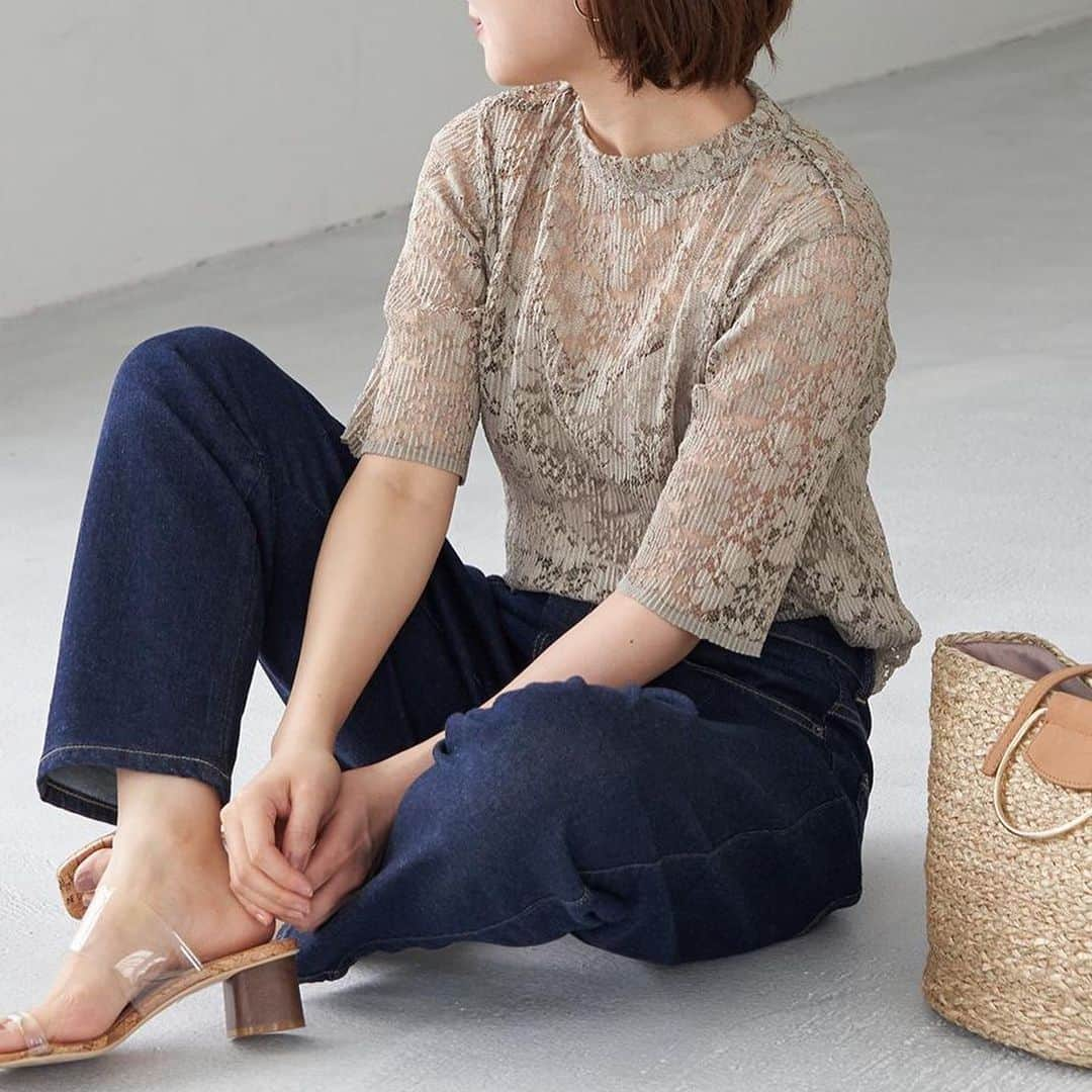 ROPÉ PICNICさんのインスタグラム写真 - (ROPÉ PICNICInstagram)「【Sweet detail tops 01】 総レースで大人フェミニンなプチハイネックプルオーバー。 細かなプリーツデザインのレースで上品さが際立ちます✨ カジュアルダウンしたいときはデニム合わせがオススメ！ 同色のキャミソールがセットになっているのでインナーにも悩みません◎ カラー展開はスワイプしてチェック！ ________________ トップス(GDH10370) ¥4,389(税込)9月中旬入荷予定 _______________ #ropepicnic #ロペピクニック#recommend #sweet #sweetdetail #甘めトップス #ちょい甘 #大人フェミニン #フェミニントップス #レース #lace #レーストップス  #セット #キャミソールつき #jungroup #ropepicnic_onlinestore」7月24日 19時06分 - ropepicnic_official